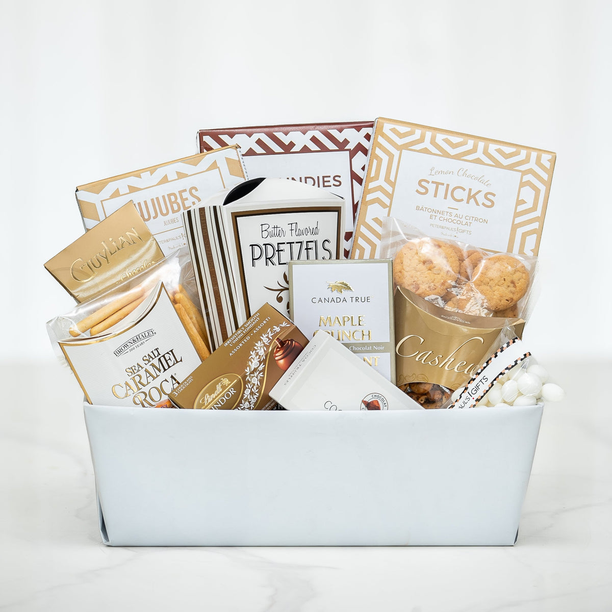 Sensational Snacks large gift box with wafers, pretzels, sticks, cookies and chocolates