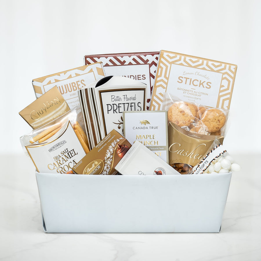 Sensational Snacks large gift box with wafers, pretzels, sticks, cookies and chocolates