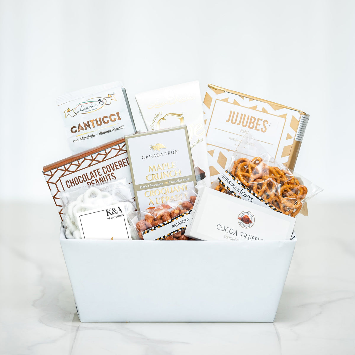 Sensational Snacks medium gift box with cantucci, wafers, chocolate covered pretzels and cookies