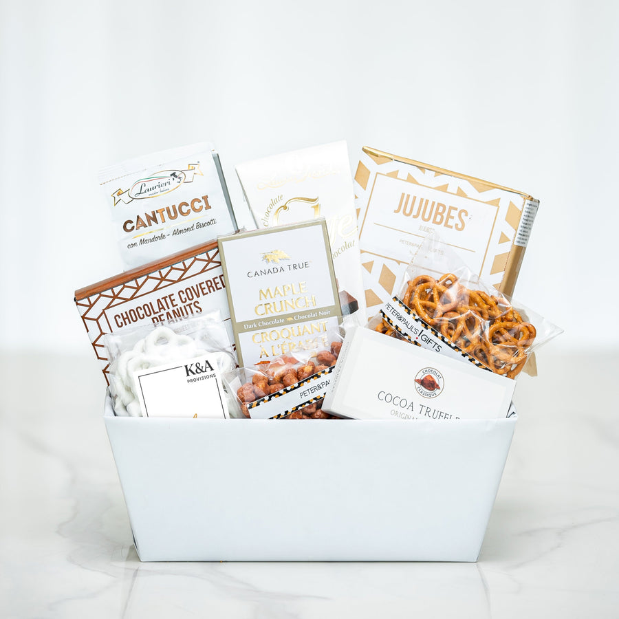Sensational Snacks medium gift box with cantucci, wafers, chocolate covered pretzels and cookies